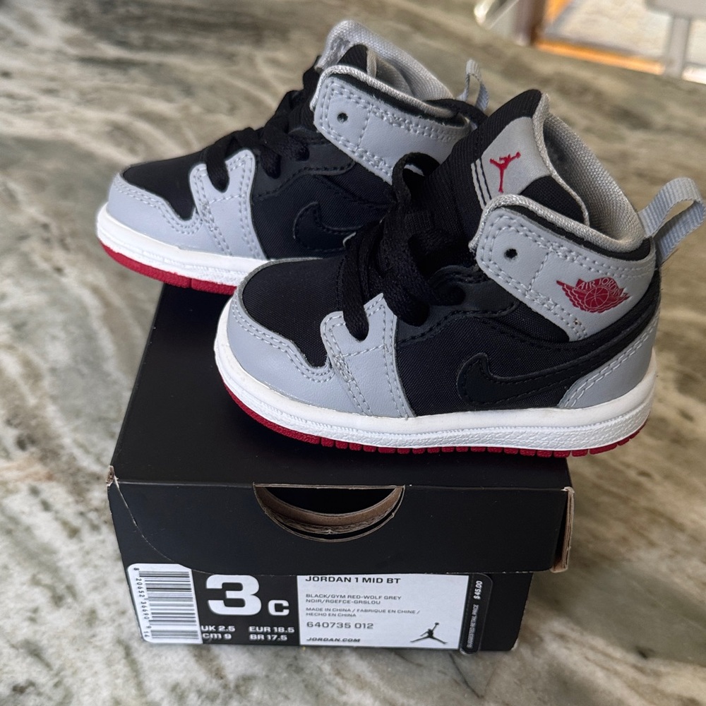 Jordan 1 Mid Kids' Black and Gray Sneakers
